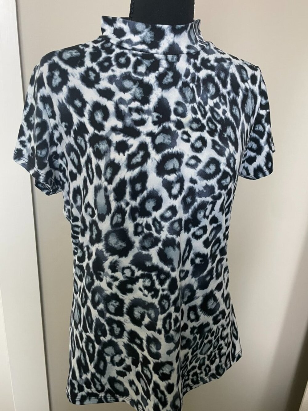Black/White/Gray Leopard Print Mock‑Neck Top